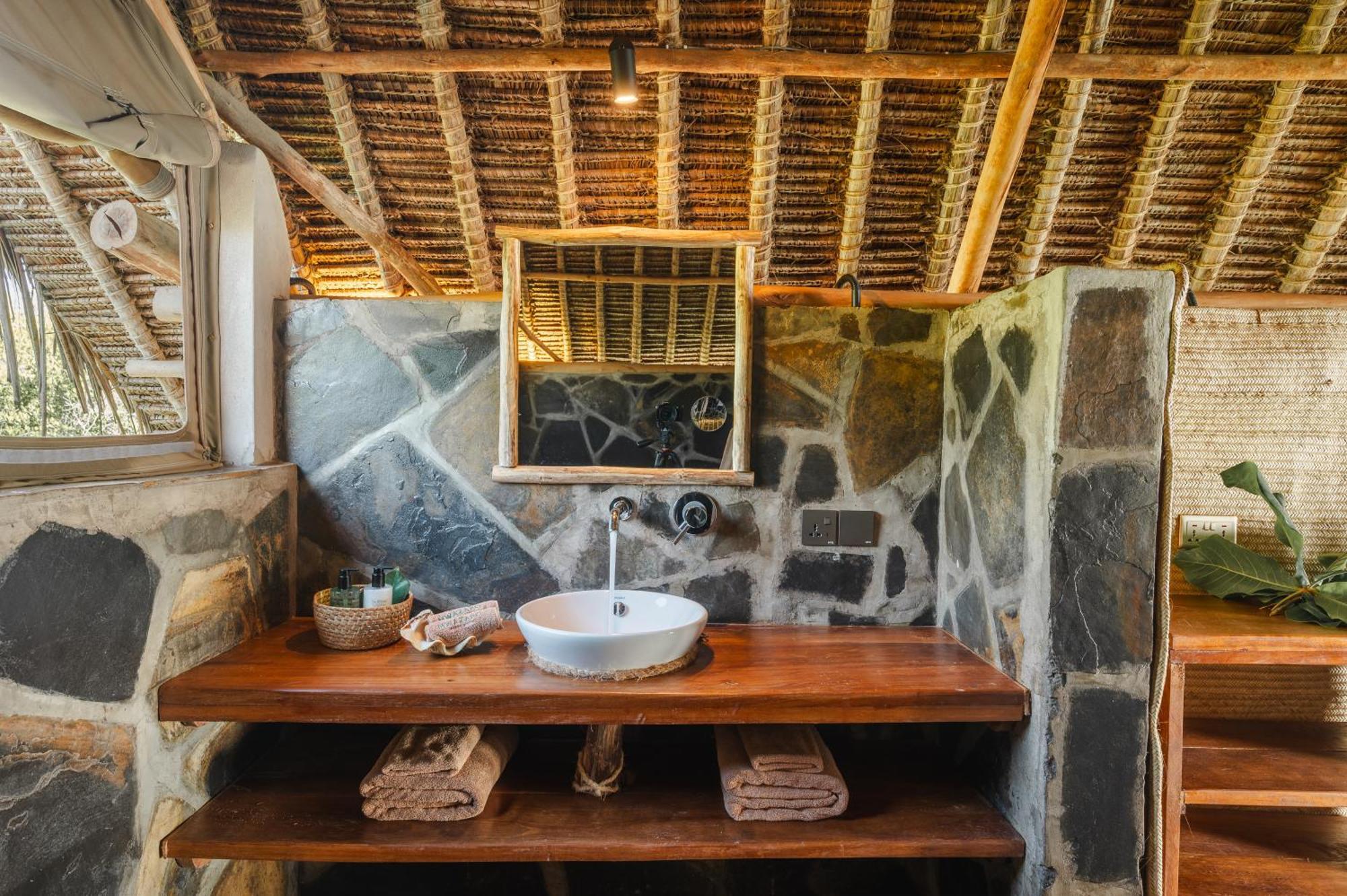 Mwazaro Beach Lodge Shimoni ภายนอก รูปภาพ